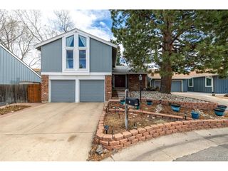 2946 S Moline Pl, Aurora, CO 80014