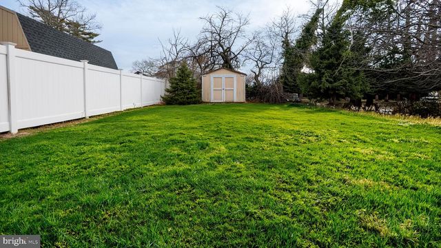 233 S GREEN ST, Tuckerton, NJ 08087