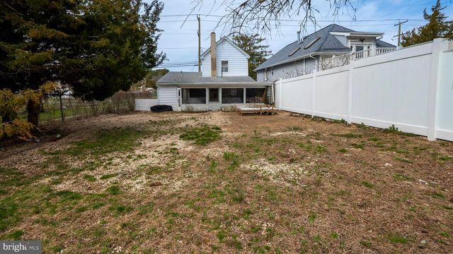 233 S GREEN ST, Tuckerton, NJ 08087