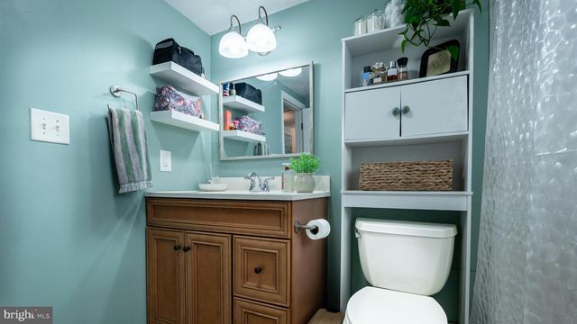 233 S GREEN ST, Tuckerton, NJ 08087