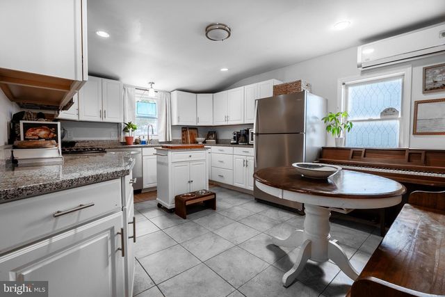 233 S GREEN ST, Tuckerton, NJ 08087