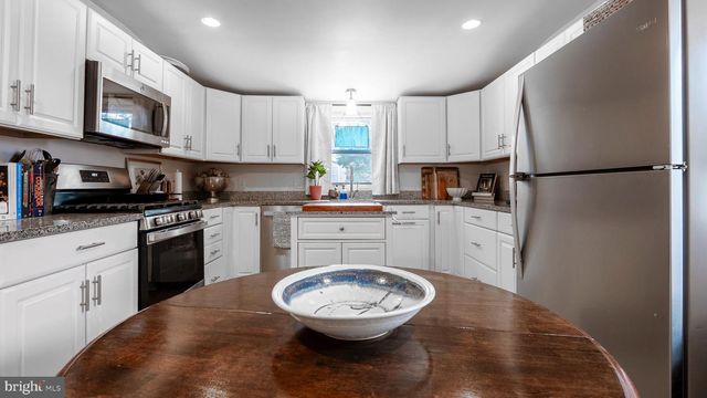 233 S GREEN ST, Tuckerton, NJ 08087