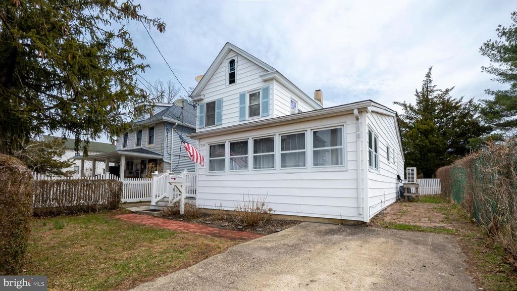 233 S GREEN ST, Tuckerton, NJ 08087