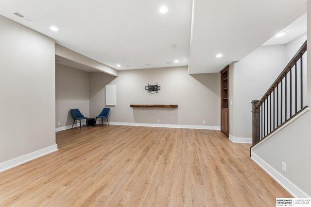 6327 S 208 Avenue, Omaha, NE 68022