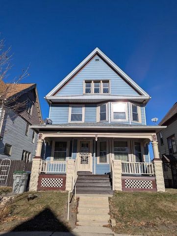 4722 W Garfield AVENUE, Milwaukee, WI 53208