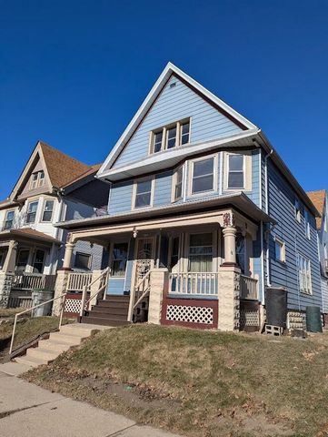 4722 W Garfield AVENUE, Milwaukee, WI 53208