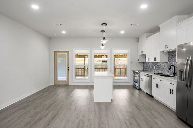 502 Tall Timber Drive, West Columbia, TX 77486