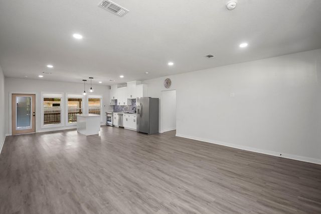 502 Tall Timber Drive, West Columbia, TX 77486