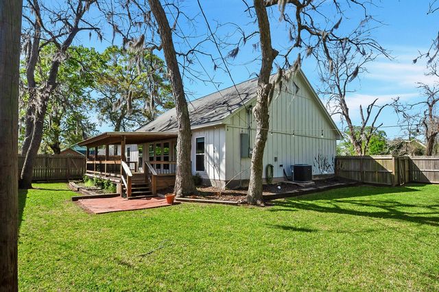 502 Tall Timber Drive, West Columbia, TX 77486