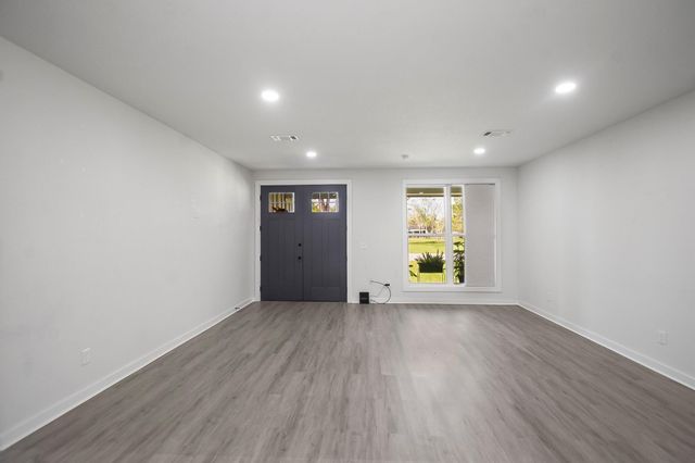 502 Tall Timber Drive, West Columbia, TX 77486