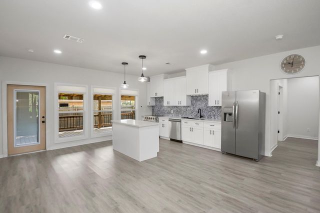 502 Tall Timber Drive, West Columbia, TX 77486