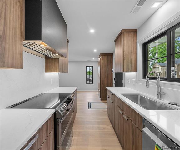 466 East Street, Northville, MI 48167