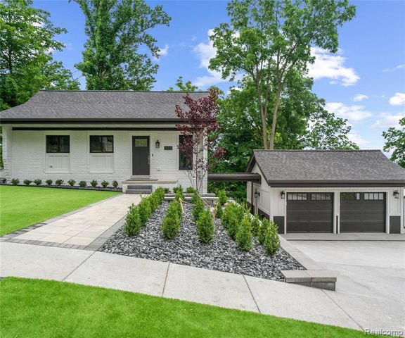 466 East Street, Northville, MI 48167