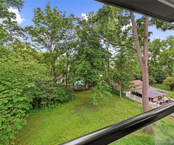 466 East Street, Northville, MI 48167
