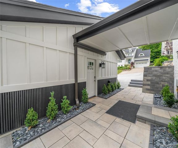 466 East Street, Northville, MI 48167