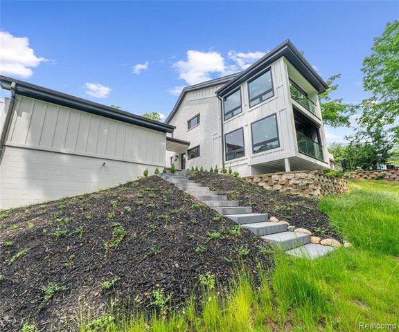 466 East Street, Northville, MI 48167