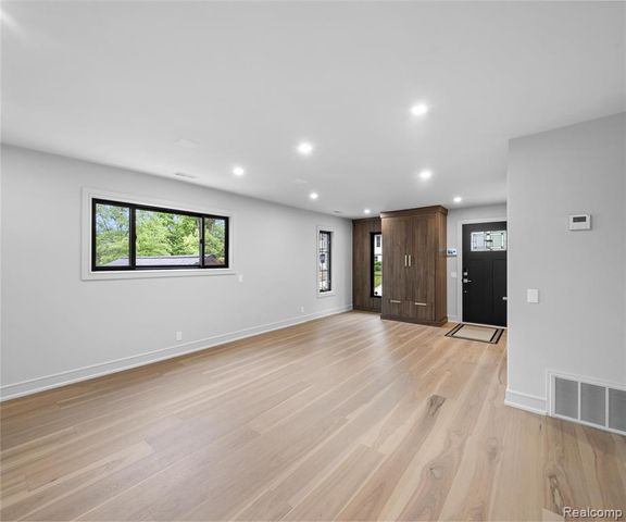 466 East Street, Northville, MI 48167