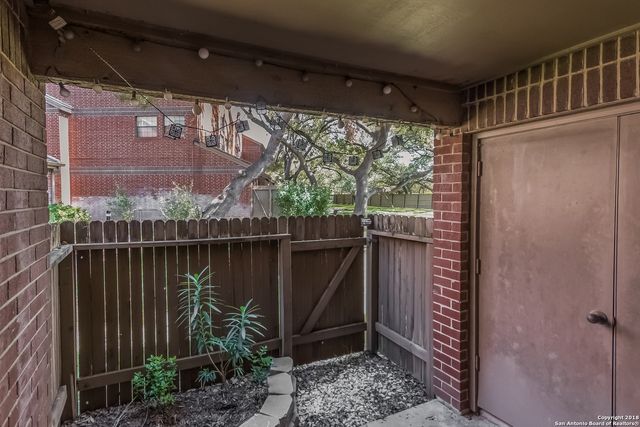 7930 Roanoke Run Apt 901, San Antonio, TX 78240