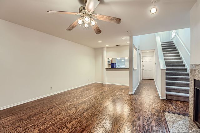 7930 Roanoke Run Apt 901, San Antonio, TX 78240