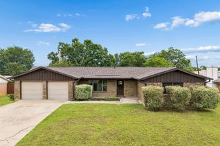 404 Glenwood Terrace, Hurst, TX 76053