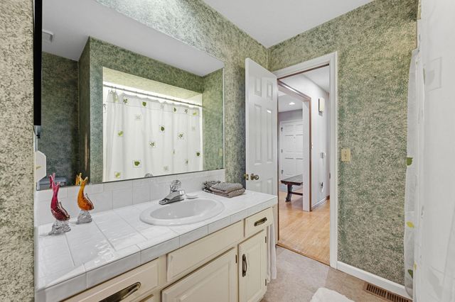 2230 N Penstemon Ct, Wichita, KS 67226