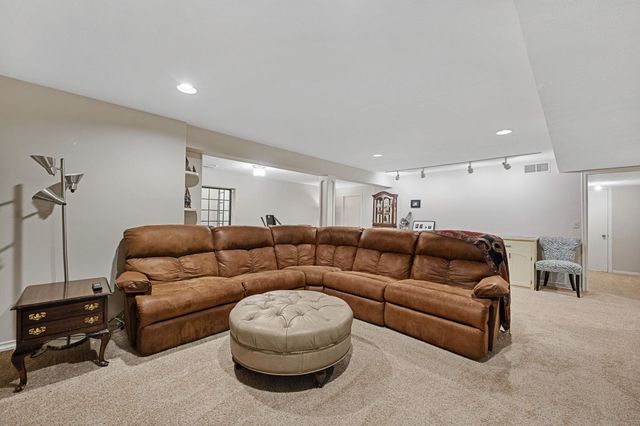 2230 N Penstemon Ct, Wichita, KS 67226