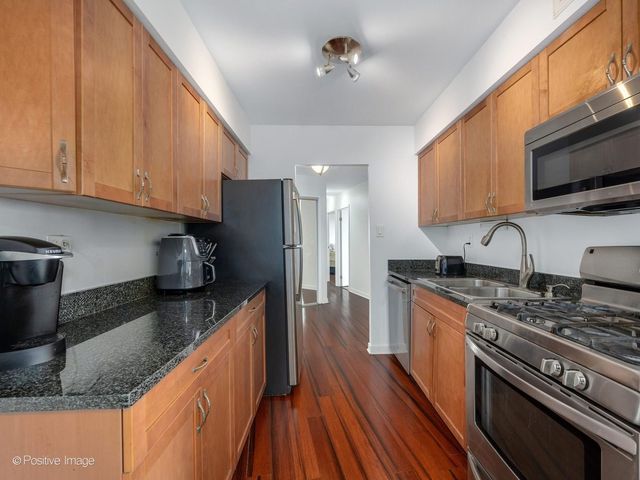 40 N Tower Road 5A, Oak Brook, IL 60523