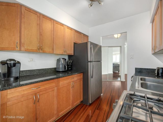 40 N Tower Road 5A, Oak Brook, IL 60523