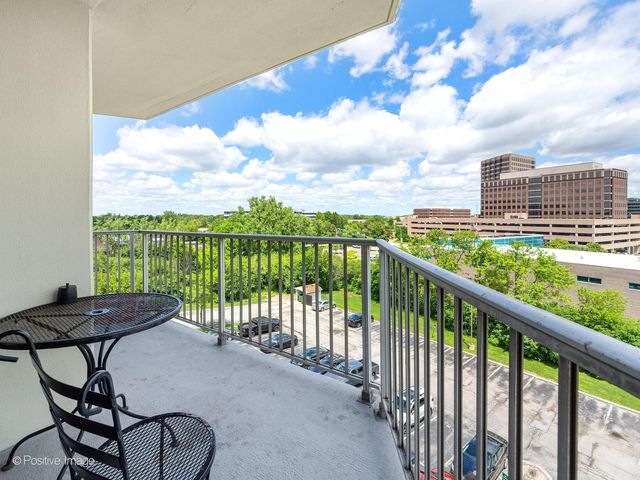 40 N Tower Road 5A, Oak Brook, IL 60523