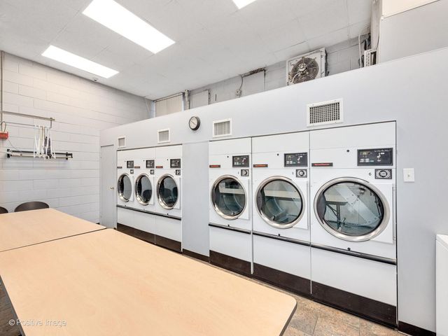 40 N Tower Road 5A, Oak Brook, IL 60523