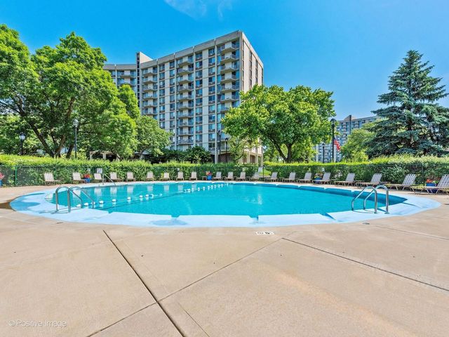 40 N Tower Road 5A, Oak Brook, IL 60523