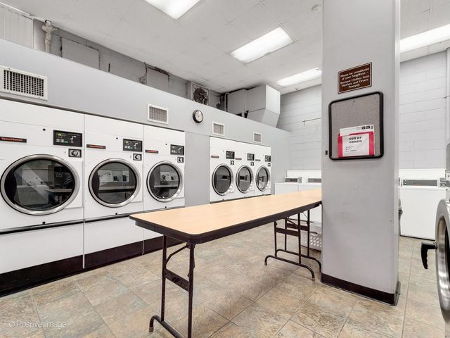 40 N Tower Road 5A, Oak Brook, IL 60523