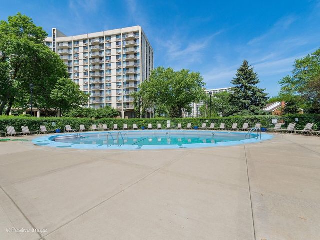 40 N Tower Road 5A, Oak Brook, IL 60523