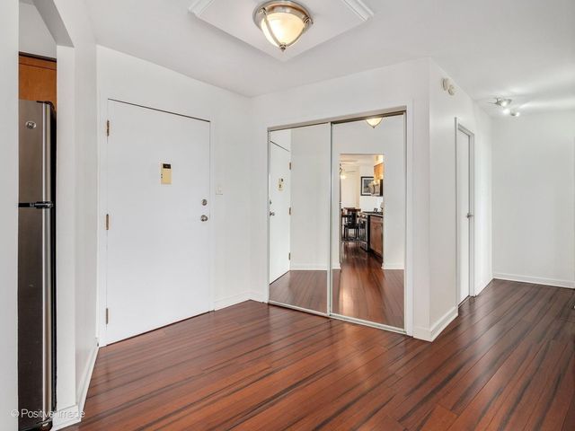40 N Tower Road 5A, Oak Brook, IL 60523