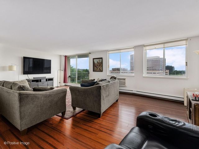 40 N Tower Road 5A, Oak Brook, IL 60523