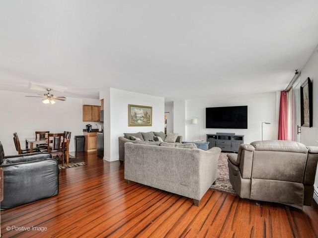 40 N Tower Road 5A, Oak Brook, IL 60523