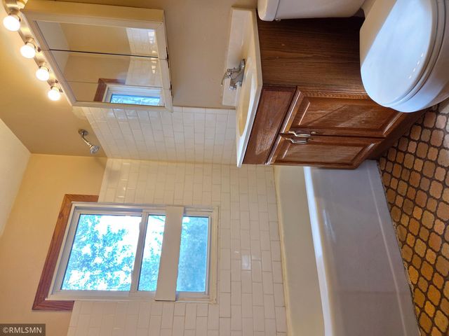 5607 Regent Avenue N, Crystal, MN 55429