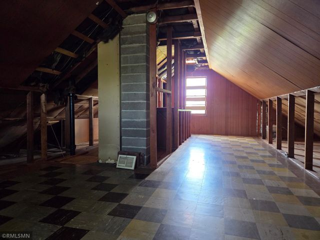 5607 Regent Avenue N, Crystal, MN 55429