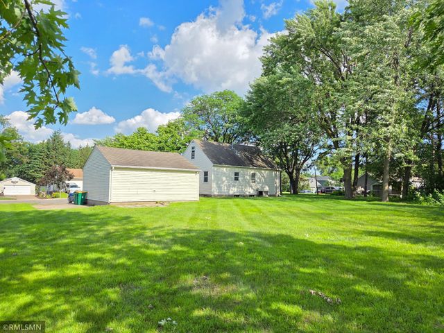 5607 Regent Avenue N, Crystal, MN 55429
