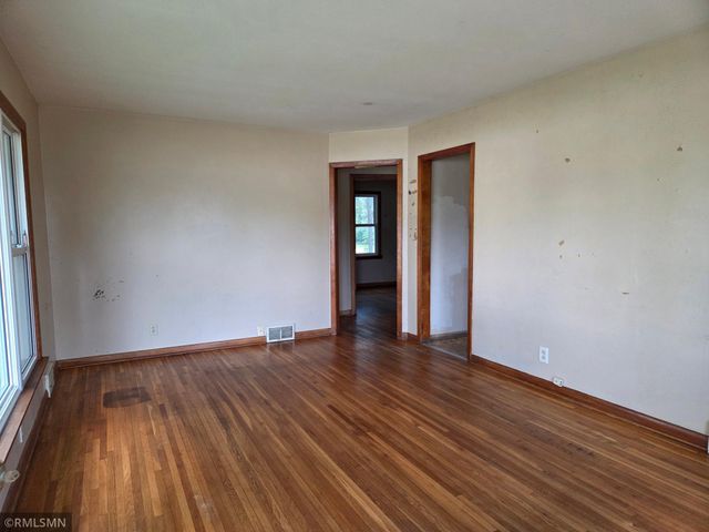 5607 Regent Avenue N, Crystal, MN 55429