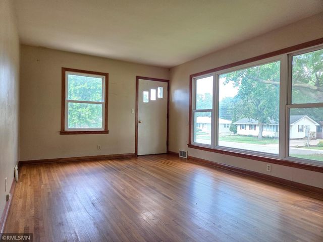 5607 Regent Avenue N, Crystal, MN 55429