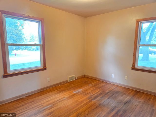 5607 Regent Avenue N, Crystal, MN 55429
