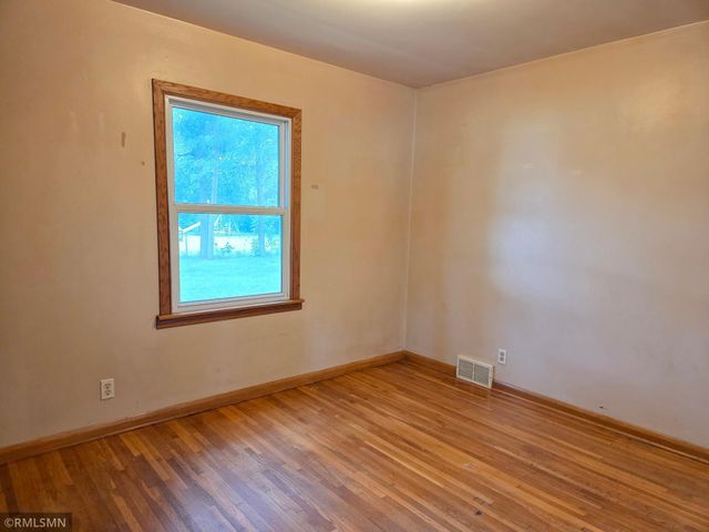 5607 Regent Avenue N, Crystal, MN 55429