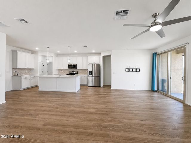 18252 W CIELO GRANDE Avenue, Surprise, AZ 85387