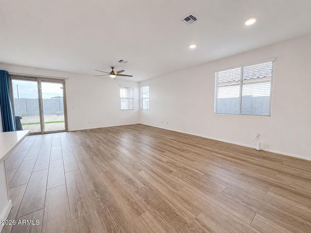 18252 W CIELO GRANDE Avenue, Surprise, AZ 85387