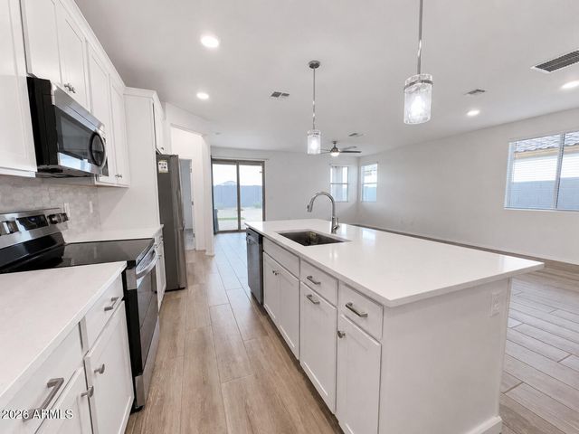 18252 W CIELO GRANDE Avenue, Surprise, AZ 85387