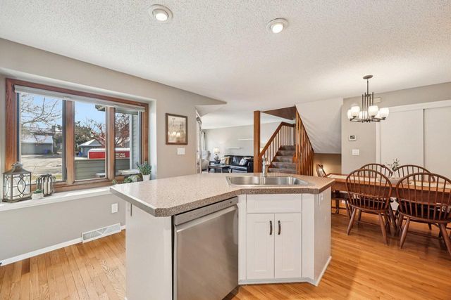 15630 W Ridge ROAD, New Berlin, WI 53151