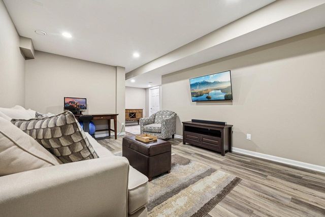 15630 W Ridge ROAD, New Berlin, WI 53151