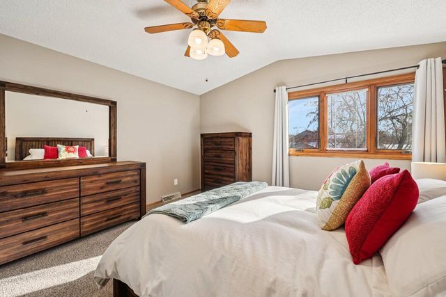 15630 W Ridge ROAD, New Berlin, WI 53151