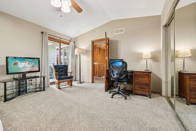 15630 W Ridge ROAD, New Berlin, WI 53151